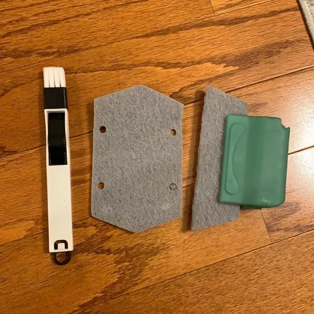 Window track cleaning kit - Picture 1 of 4